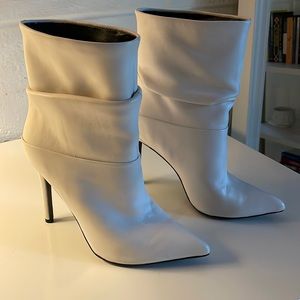 Steve Madden Jobie heeled bootie. White leather upper